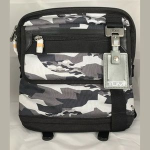 New Tumi Cross Body Bag in Camo Style 69308GACMO